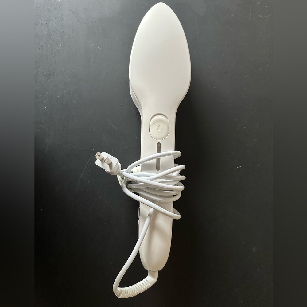NORI PRESS steam travel iron ( no board necessary!)